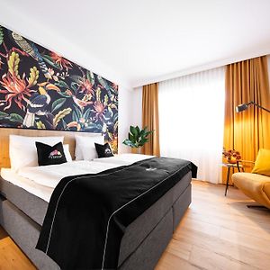 Frida Hotel & Cafe